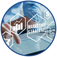 Kurs online z Kodeksu spółek handlowych i cywilnego – dłoń dotyka ekranu z ikonami i napisem „Marketing Strategy”
